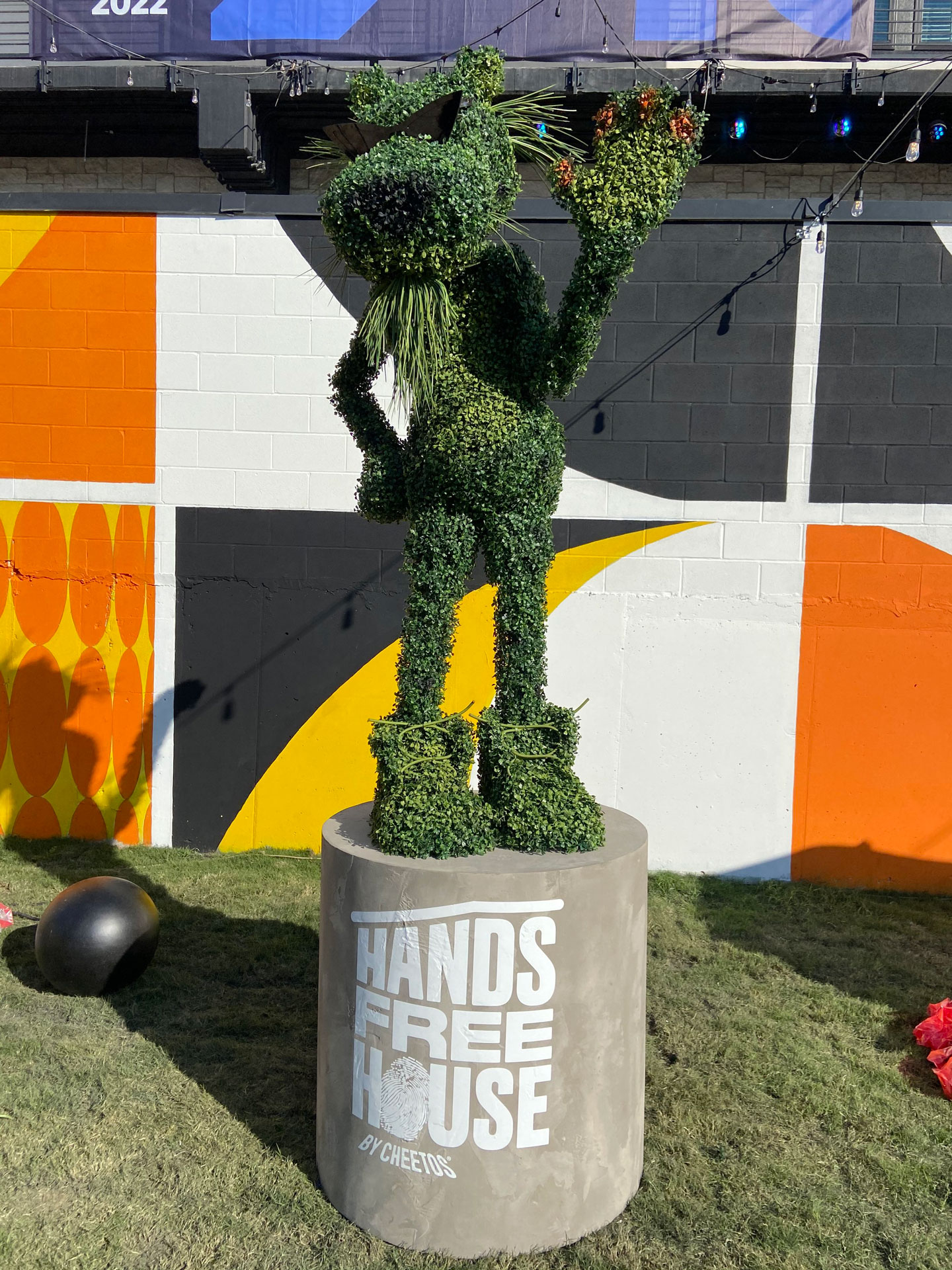 cheetos-hfh-topiary