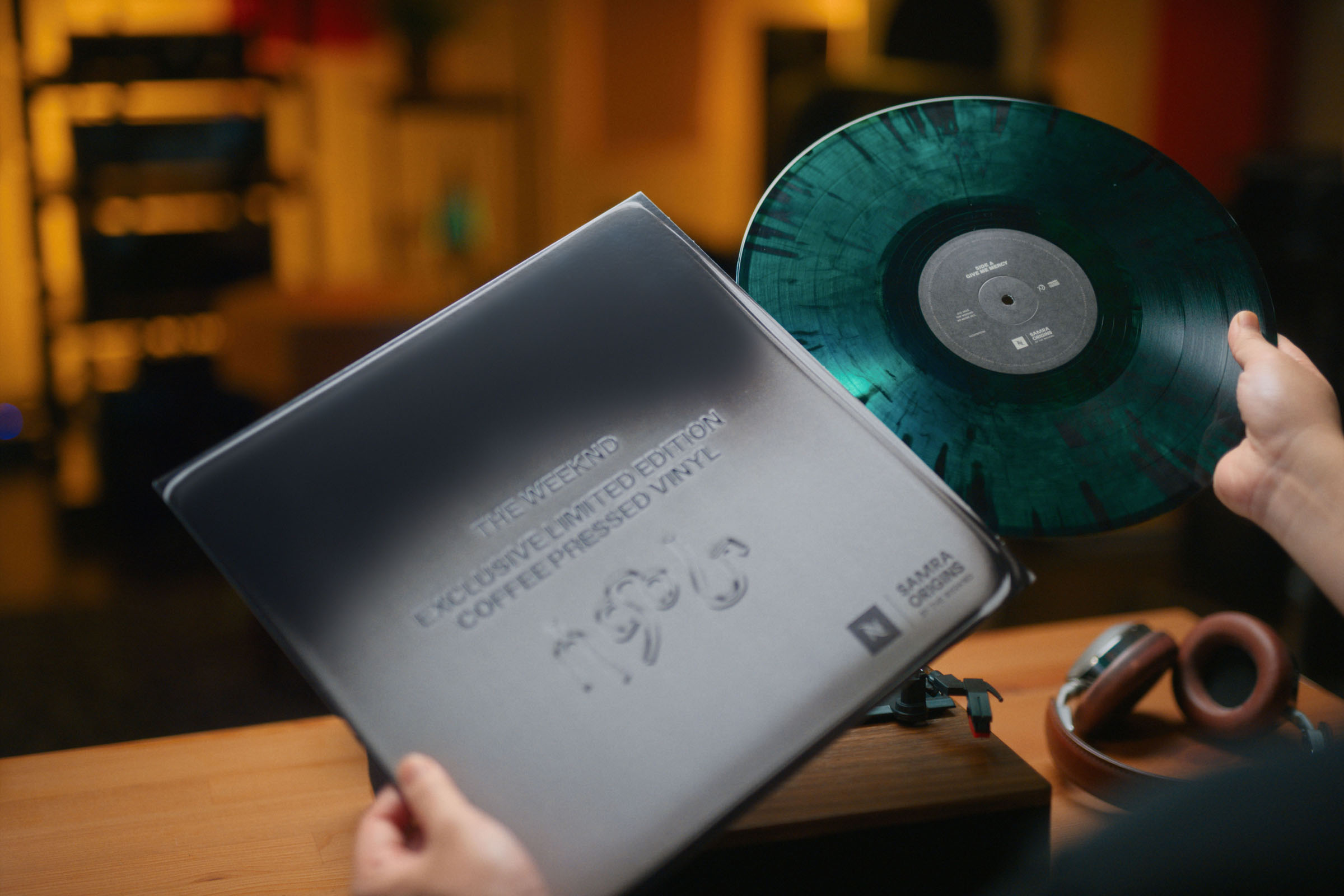 nespresso-vinyl-sleeve-hold